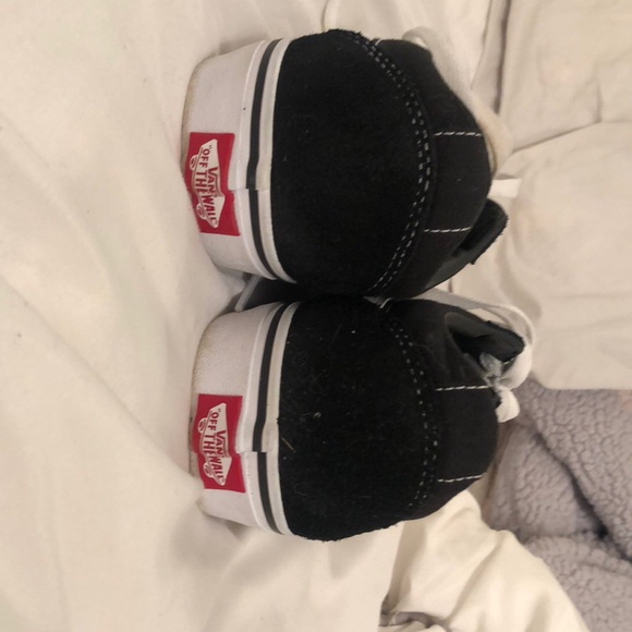 Vans - Picture 3 of 4